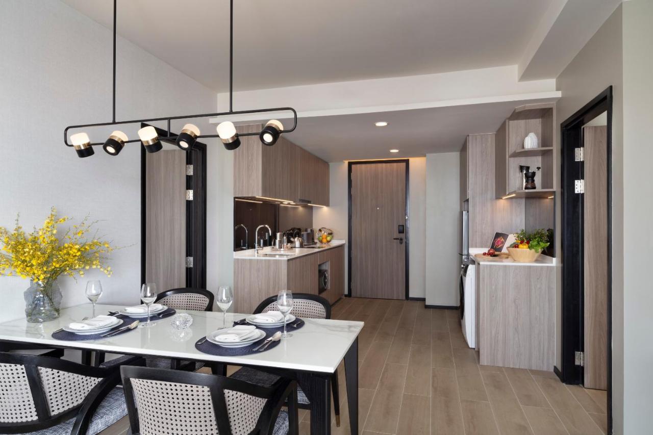 Somerset 파타야 외부 사진 The kitchen and dining area of a typical apartment
